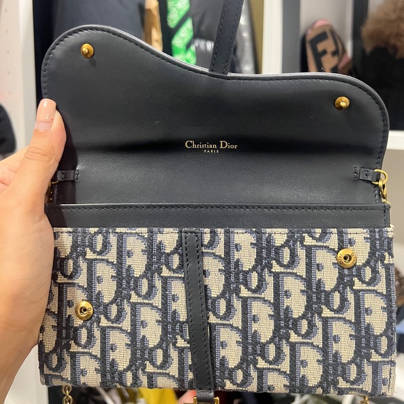 *SOLD* Dior wallet on chain - Picture 4 of 8